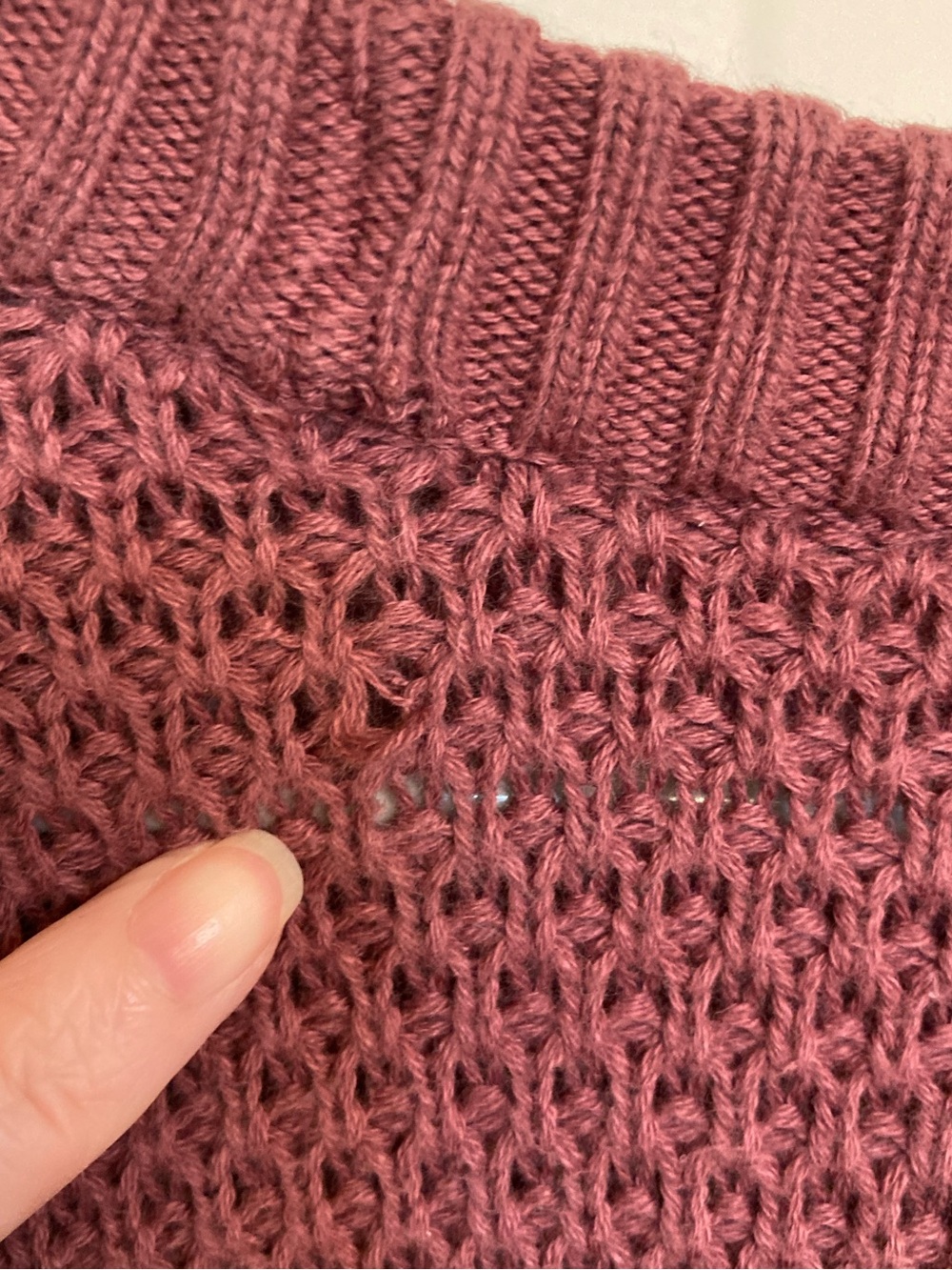 Pact maroon sweater - Picture 4 of 4